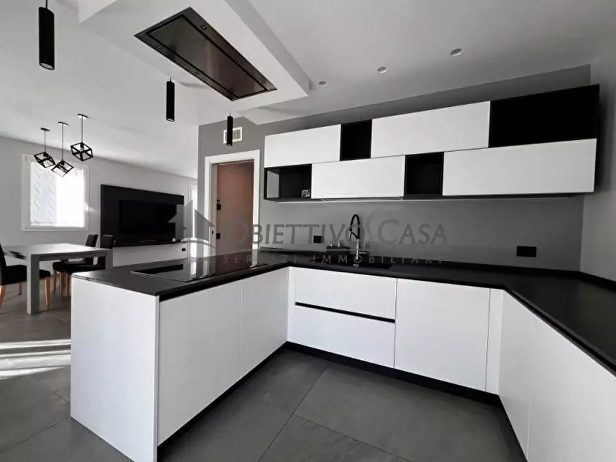 Immagine 11 di Villa in vendita  in via roma 260 a Albignasego