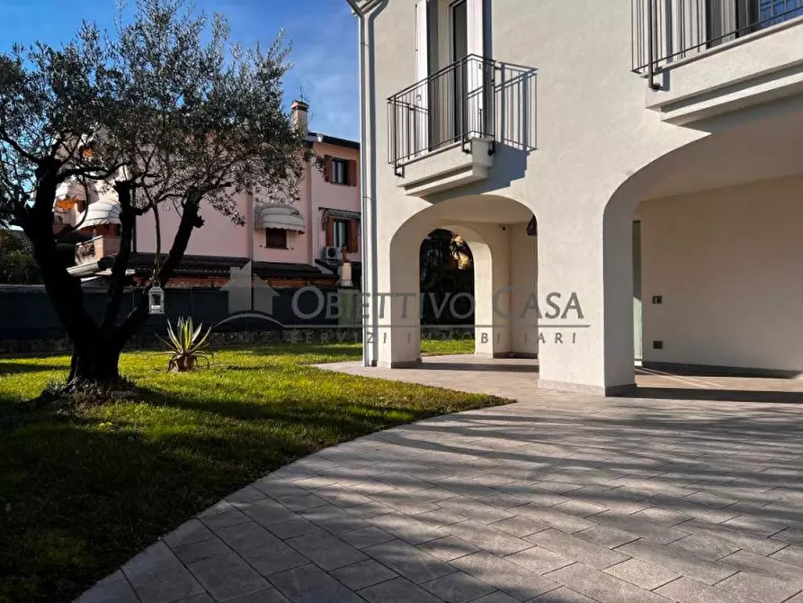 Immagine 39 di Villa in vendita  in via roma 260 a Albignasego