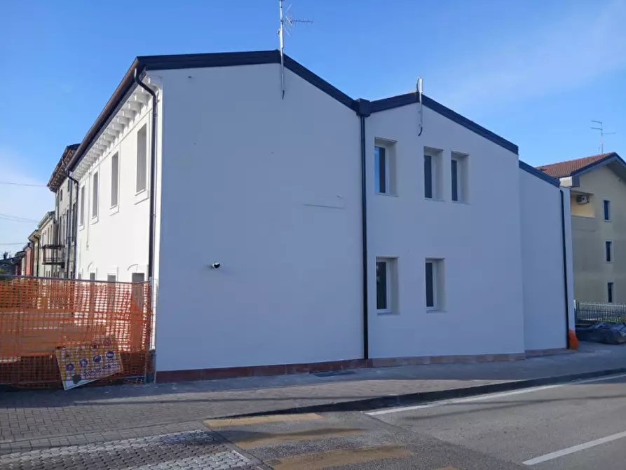 Immagine 2 di Villetta a schiera in vendita  in Viale Guglielmo Marconi a Caldiero