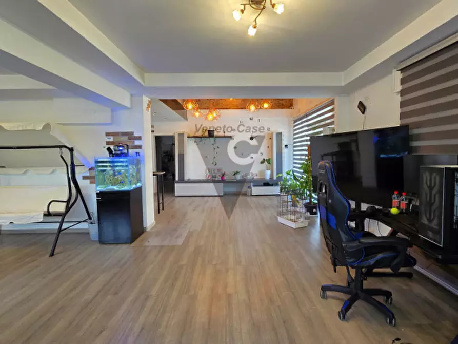 Immagine 2 di Casa bifamiliare in vendita  in VIA ROMA 67/69 a Campagna Lupia