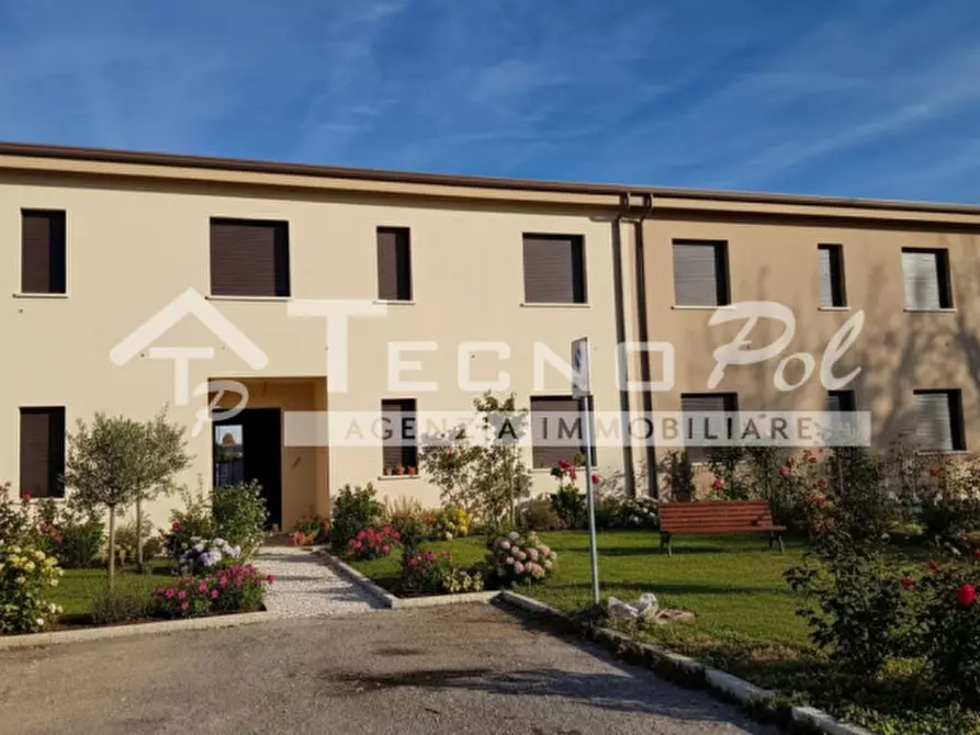 Immagine 1 di Bed & Breakfast in vendita  a Campodarsego