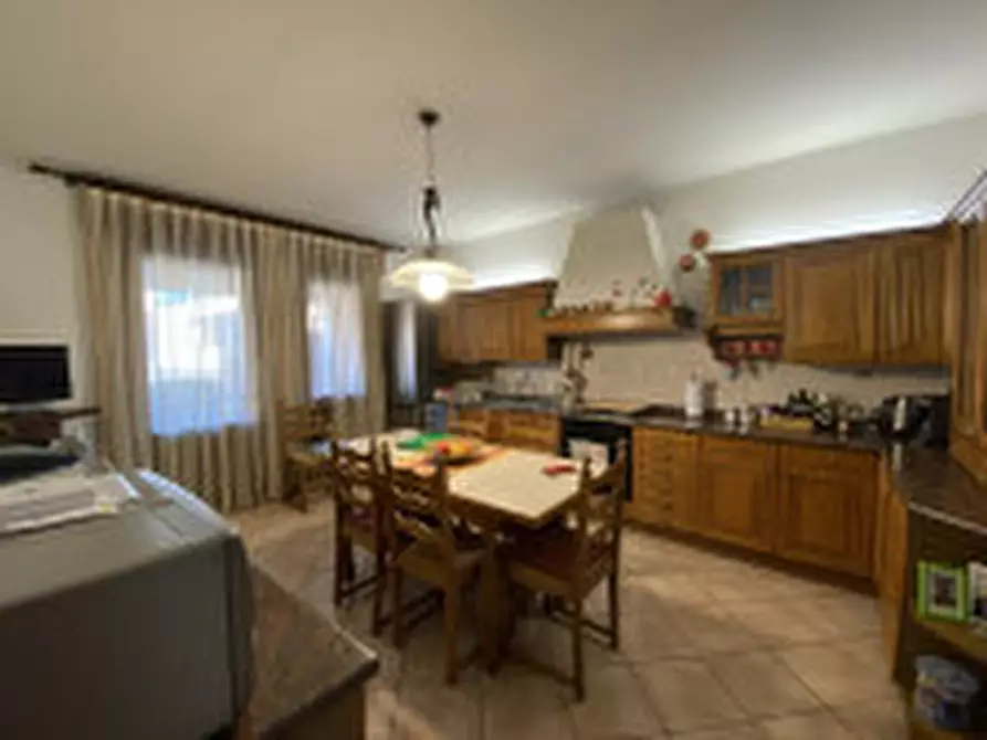 Immagine 7 di Casa bifamiliare in vendita  in Via Dante a Tezze Sul Brenta