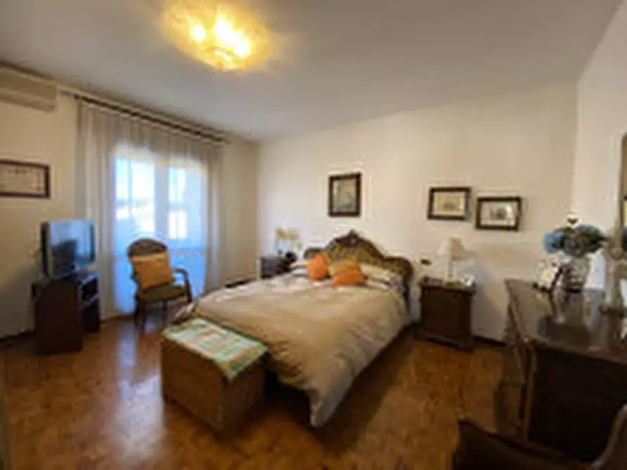 Immagine 9 di Casa bifamiliare in vendita  in Via Dante a Tezze Sul Brenta