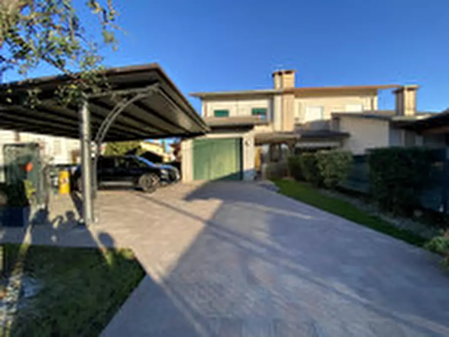 Immagine 17 di Casa bifamiliare in vendita  in Via Dante a Tezze Sul Brenta