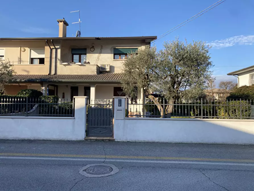 Immagine 21 di Casa bifamiliare in vendita  in Via Dante a Tezze Sul Brenta