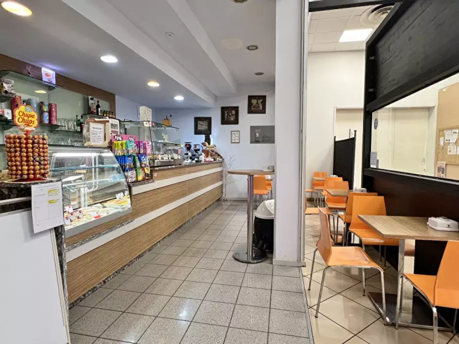 Immagine 2 di Attività commerciale in vendita  in Via Olmo a Altavilla Vicentina