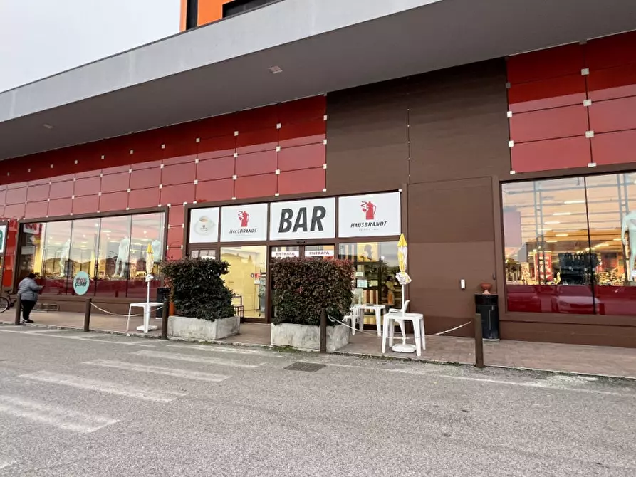 Immagine 8 di Attività commerciale in vendita  in Via Olmo a Altavilla Vicentina