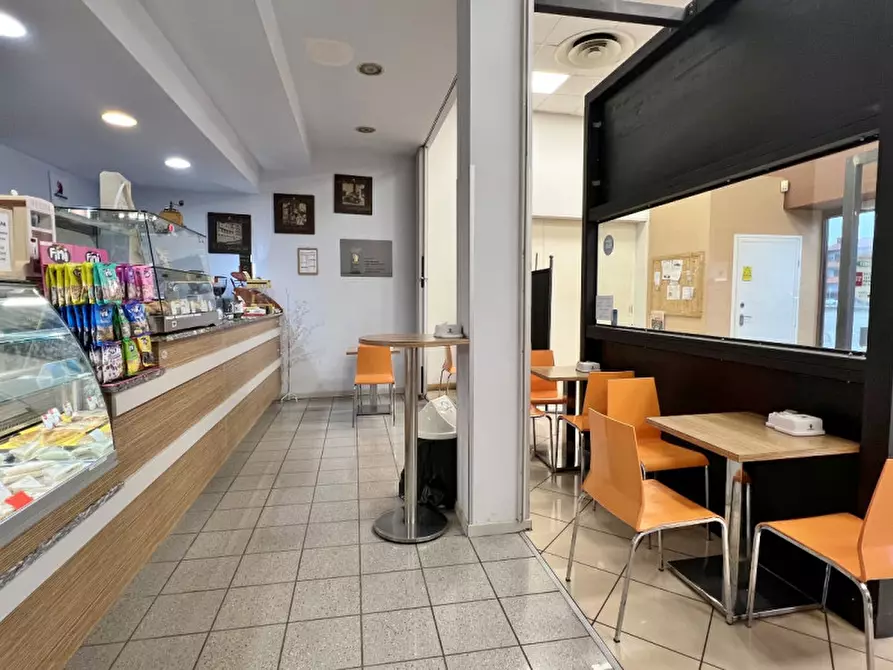 Immagine 12 di Attività commerciale in vendita  in Via Olmo a Altavilla Vicentina