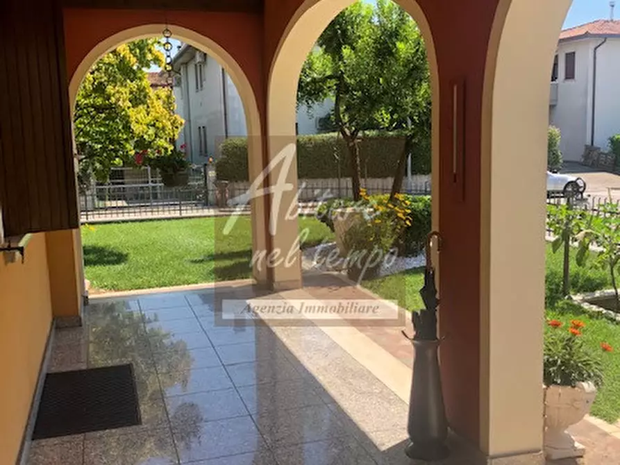 Immagine 1 di Villa in vendita  a Cittadella