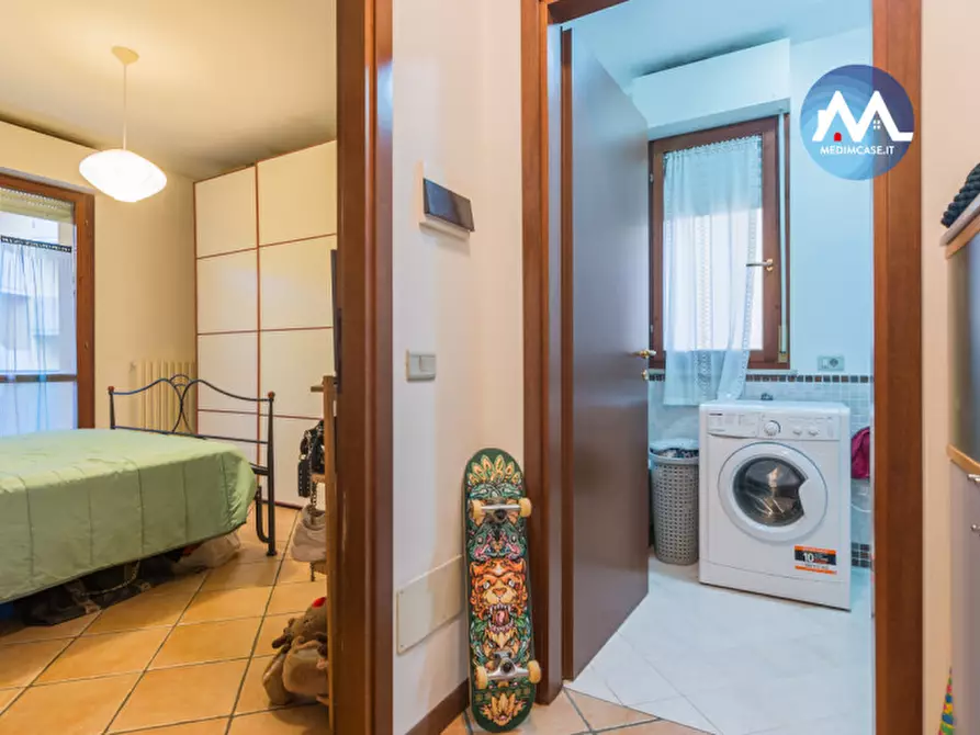 Immagine 13 di Appartamento in vendita  in Via Roma a Montelabbate