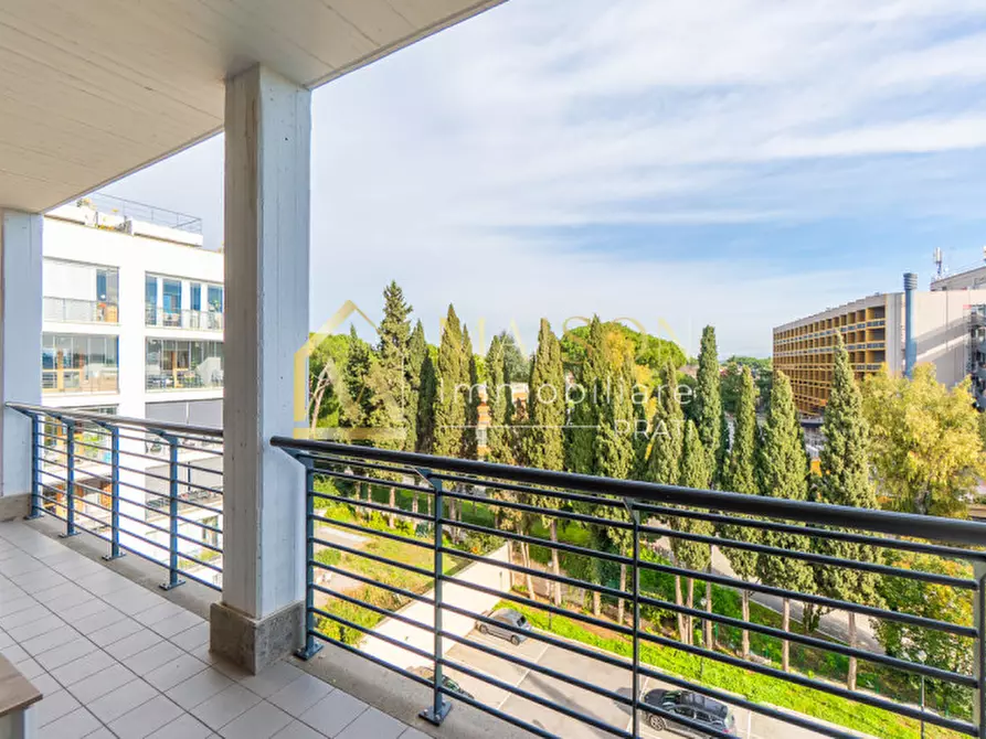 Immagine 11 di Appartamento in vendita  in Via Bogliasco a Roma