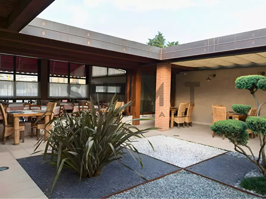 Immagine 2 di Attività commerciale in vendita  a Thiene