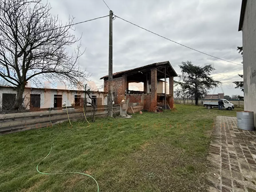 Immagine 13 di Rustico / casale in vendita  a Piazzola Sul Brenta