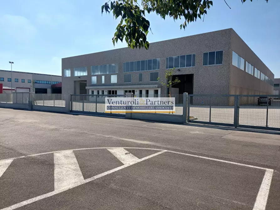 Immagine 1 di Capannone industriale in affitto  in Via Brescia a Montichiari