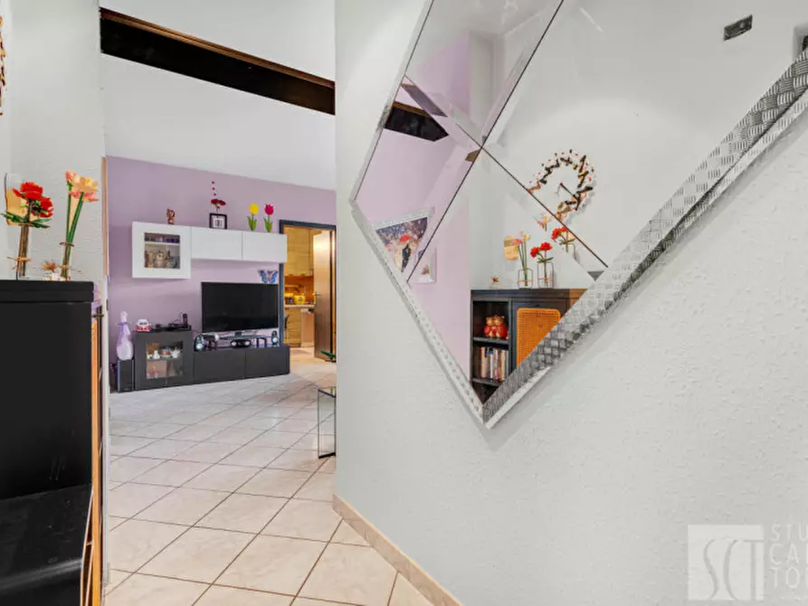 Immagine 5 di Appartamento in vendita  in Alzaia Naviglio Pavese, 60 a Milano