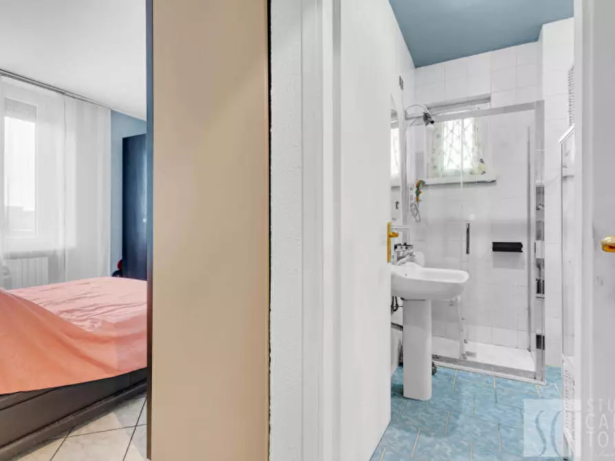 Immagine 14 di Appartamento in vendita  in Alzaia Naviglio Pavese, 60 a Milano