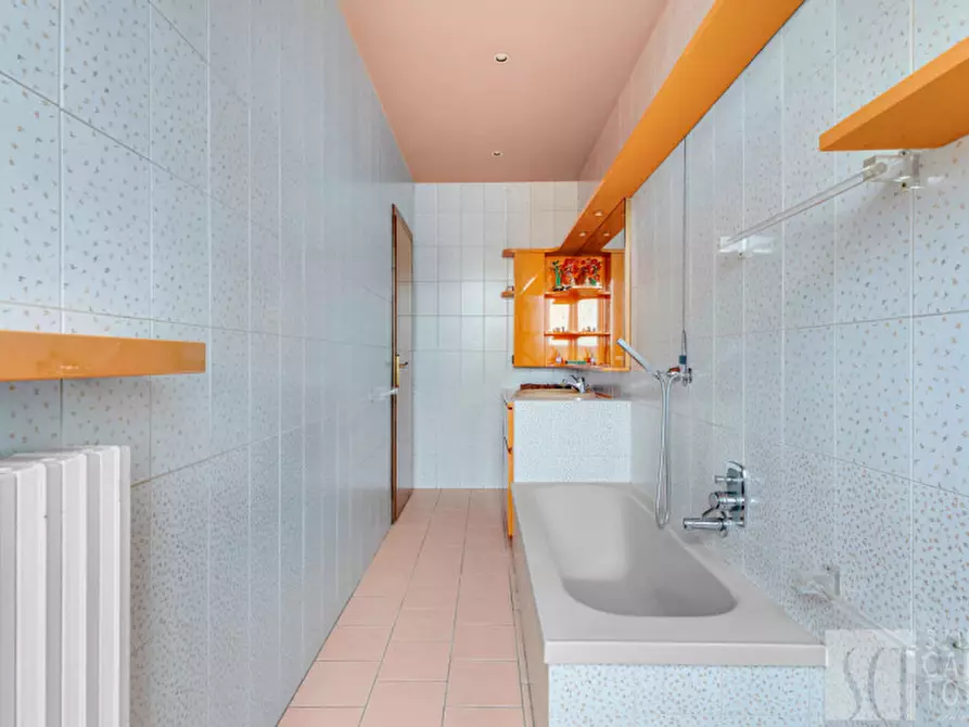 Immagine 17 di Appartamento in vendita  in Alzaia Naviglio Pavese, 60 a Milano