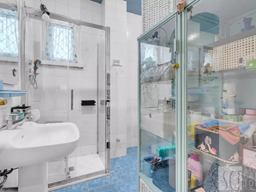 Immagine 18 di Appartamento in vendita  in Alzaia Naviglio Pavese, 60 a Milano