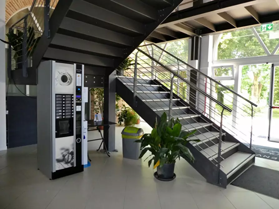 Immagine 1 di Ufficio in affitto  in Strada Ponte del Marchese a Vicenza