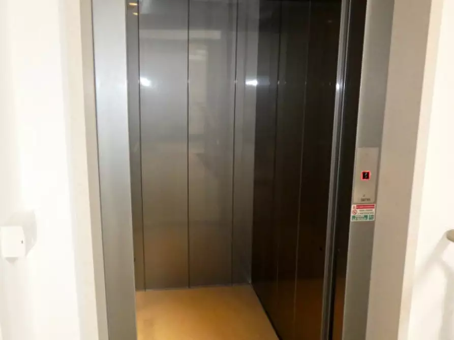 Immagine 13 di Ufficio in affitto  in Strada Ponte del Marchese a Vicenza