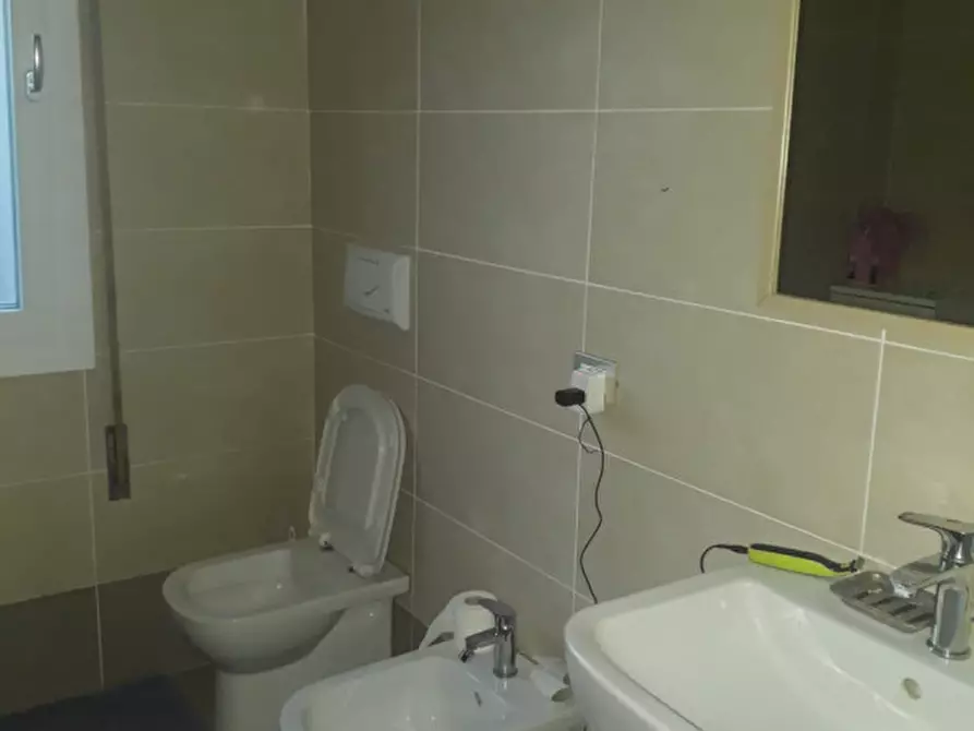 Immagine 9 di Camera in affitto  a Legnaro