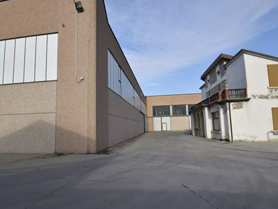Immagine 16 di Capannone industriale in affitto  in Via Sottosengia 17 a Sant'ambrogio Di Valpolicella