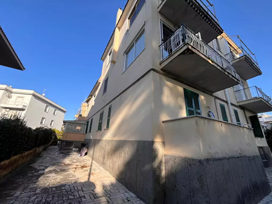 Immagine 4 di Appartamento in vendita  in Via degli Etruschi a Anzio