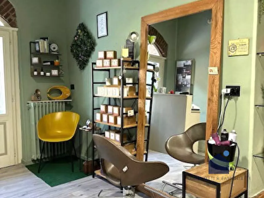 Immagine 2 di Negozio in vendita  in Via Giacomo Matteotti, 14 a Castenedolo