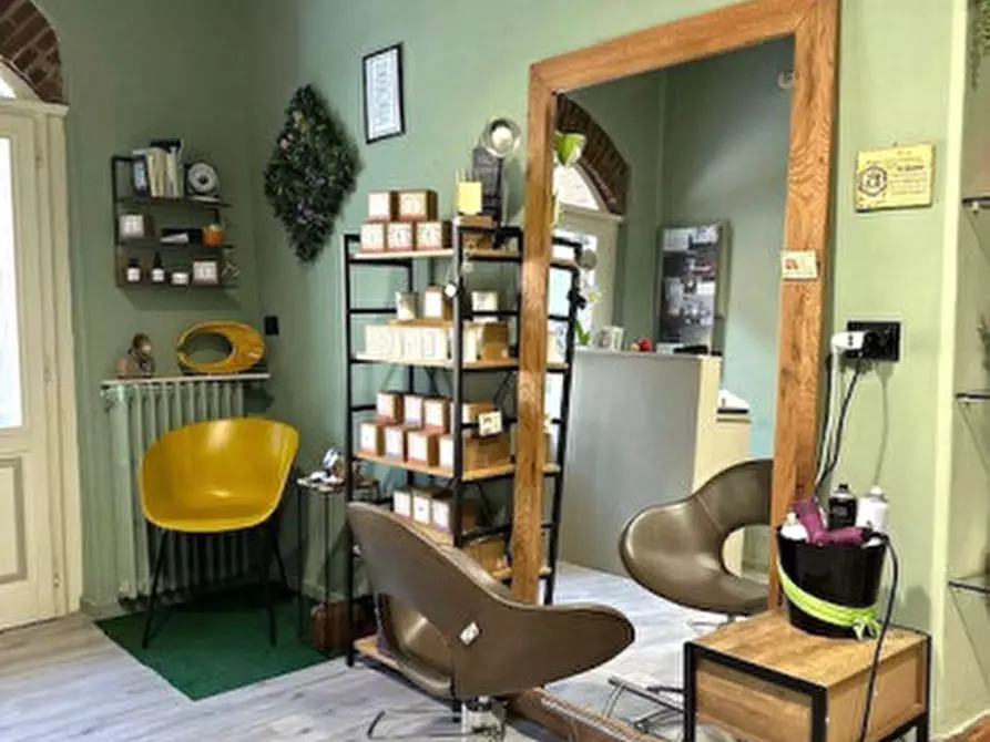 Immagine 1 di Negozio in vendita  in Via Giacomo Matteotti a Castenedolo