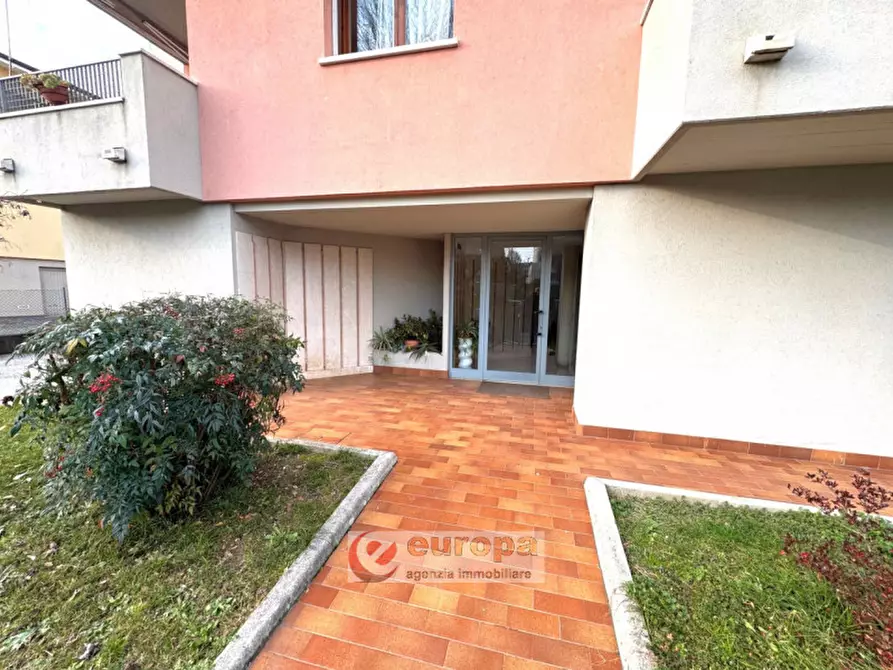 Immagine 3 di Appartamento in vendita  in Viale Trento a Vicenza
