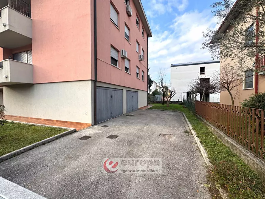 Immagine 4 di Appartamento in vendita  in Viale Trento a Vicenza