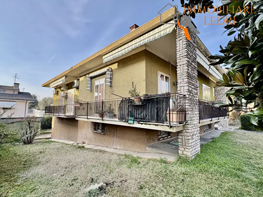 Immagine 4 di Villa in vendita  in Via dell'Esperanto a Villafranca Di Verona