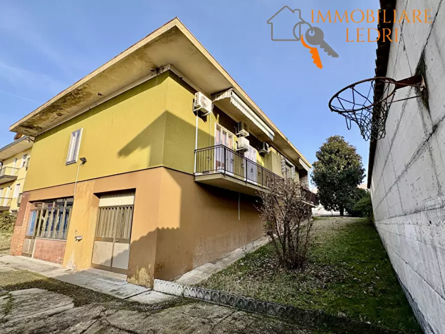 Immagine 10 di Villa in vendita  in Via dell'Esperanto a Villafranca Di Verona