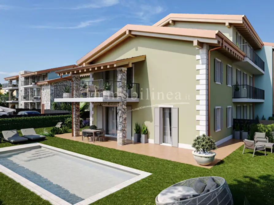 Immagine 1 di Villetta a schiera in vendita  in Via Primo Maggio a Costermano sul Garda