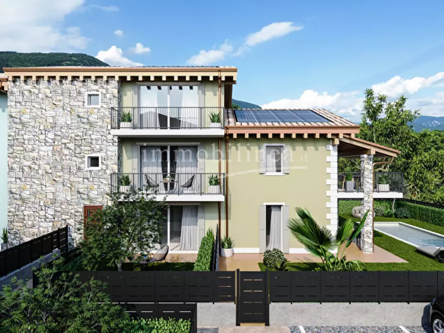 Immagine 2 di Villetta a schiera in vendita  in Via Primo Maggio a Costermano sul Garda