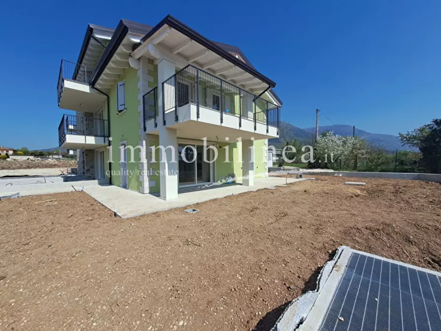 Immagine 2 di Villetta a schiera in vendita  in Via Primo Maggio a Costermano sul Garda