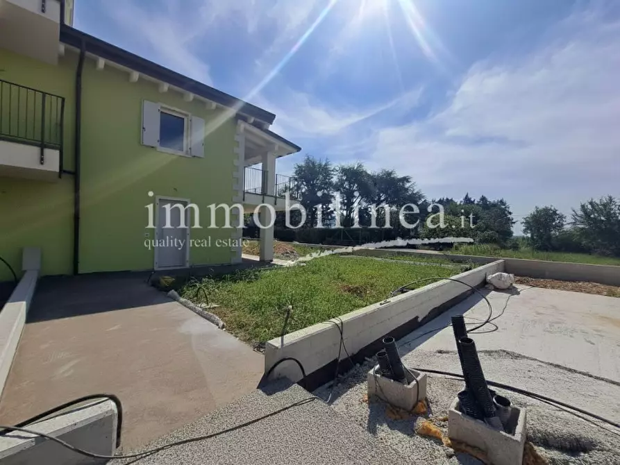 Immagine 11 di Villetta a schiera in vendita  in Via Primo Maggio a Costermano sul Garda