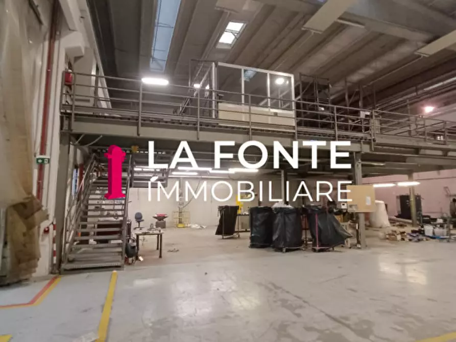 Immagine 2 di Capannone industriale in affitto  in via stazione a Mirano