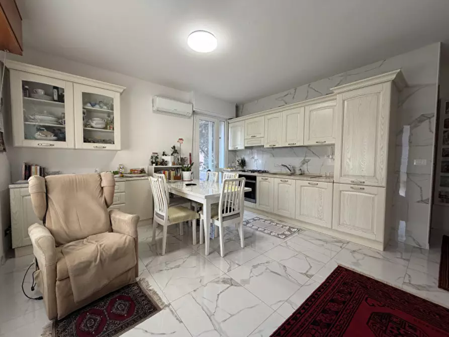 Immagine 1 di Appartamento in vendita  a Senigallia