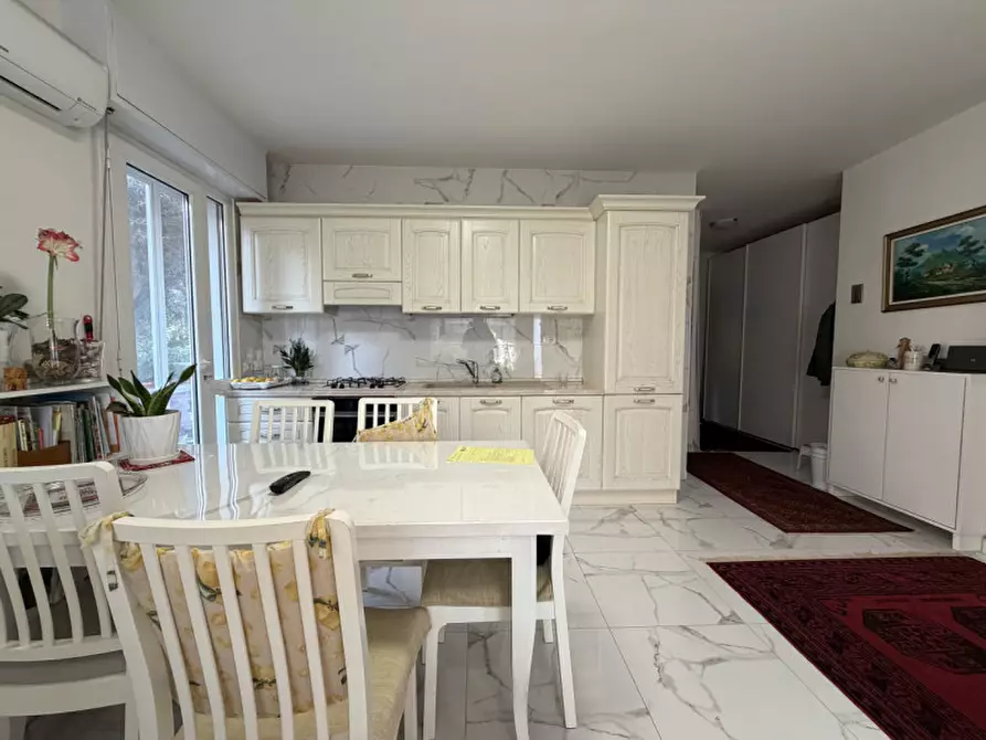 Immagine 3 di Appartamento in vendita  a Senigallia