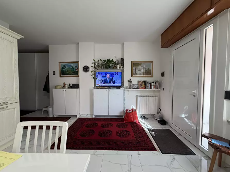 Immagine 5 di Appartamento in vendita  a Senigallia