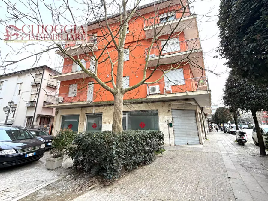 Immagine 1 di Garage in vendita  in Viale San Marco a Chioggia