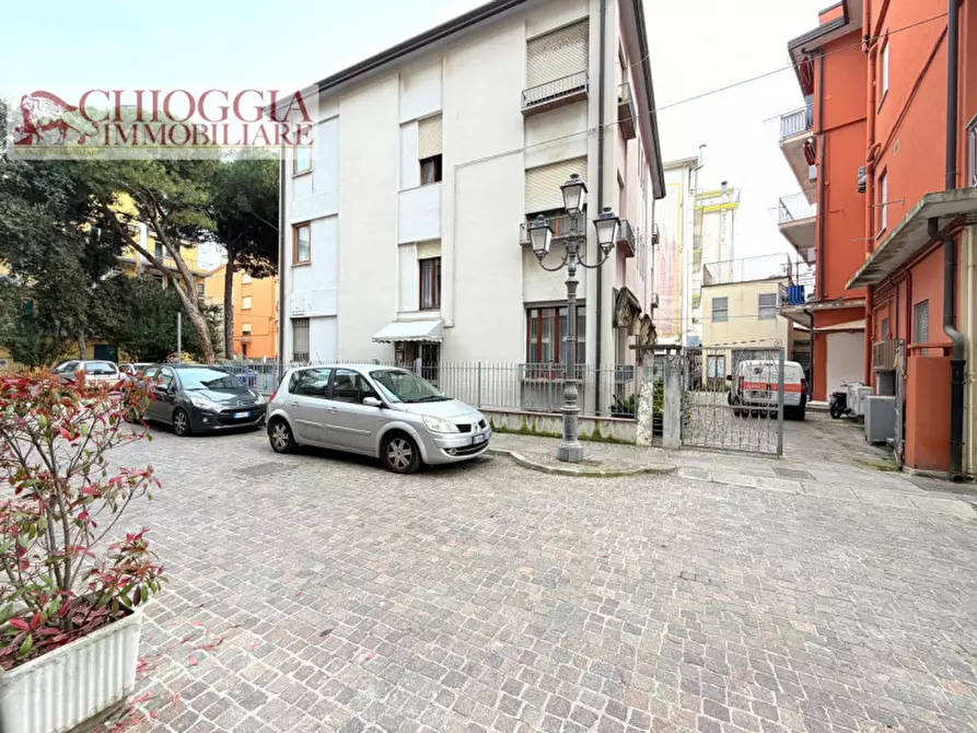 Immagine 3 di Garage in vendita  in Viale San Marco a Chioggia