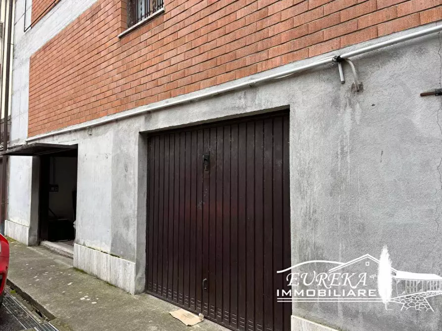 Immagine 2 di Garage in vendita  in VIA ROMA a Castiglione Del Lago