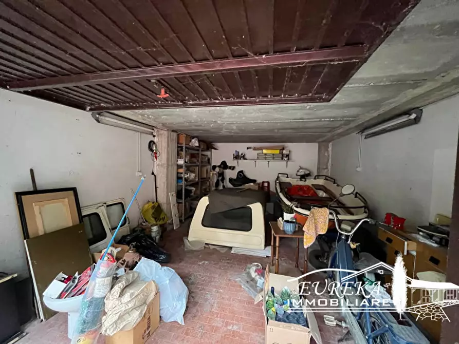 Immagine 3 di Garage in vendita  in VIA ROMA a Castiglione Del Lago