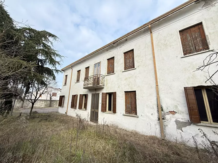 Immagine 2 di Casa indipendente in vendita  in Via Quattro Novembre a Solesino
