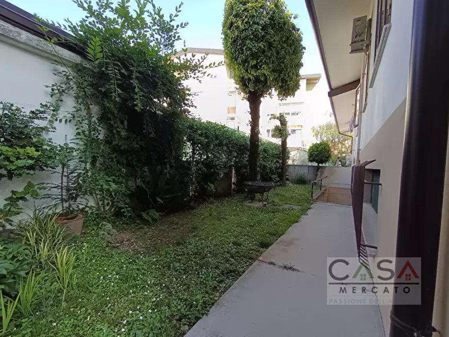 Immagine 7 di Casa bifamiliare in vendita  in Via Terza Armata a Pordenone