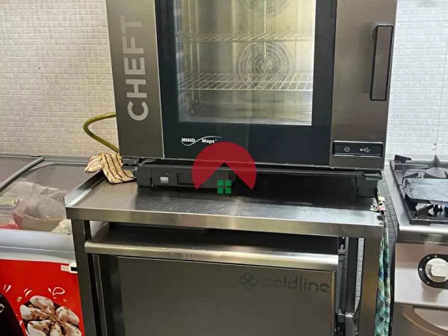 Immagine 14 di Attività commerciale in vendita  in Via Giulio Verne a Matera