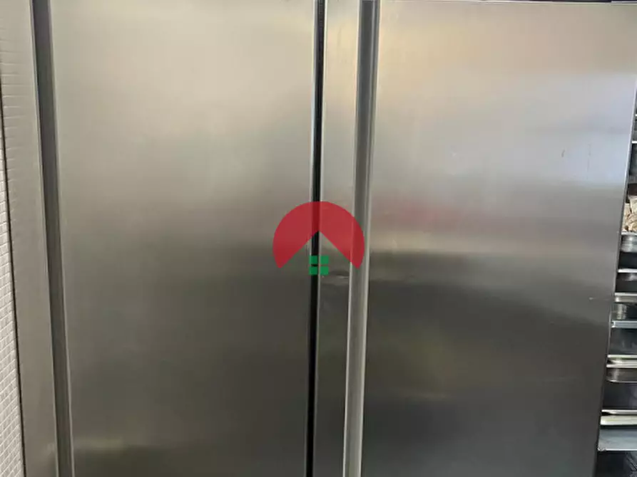 Immagine 15 di Attività commerciale in vendita  in Via Giulio Verne a Matera