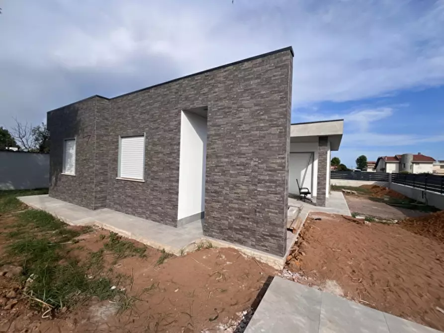 Immagine 21 di Villa in vendita  in Via Piscina Mozza a Nettuno